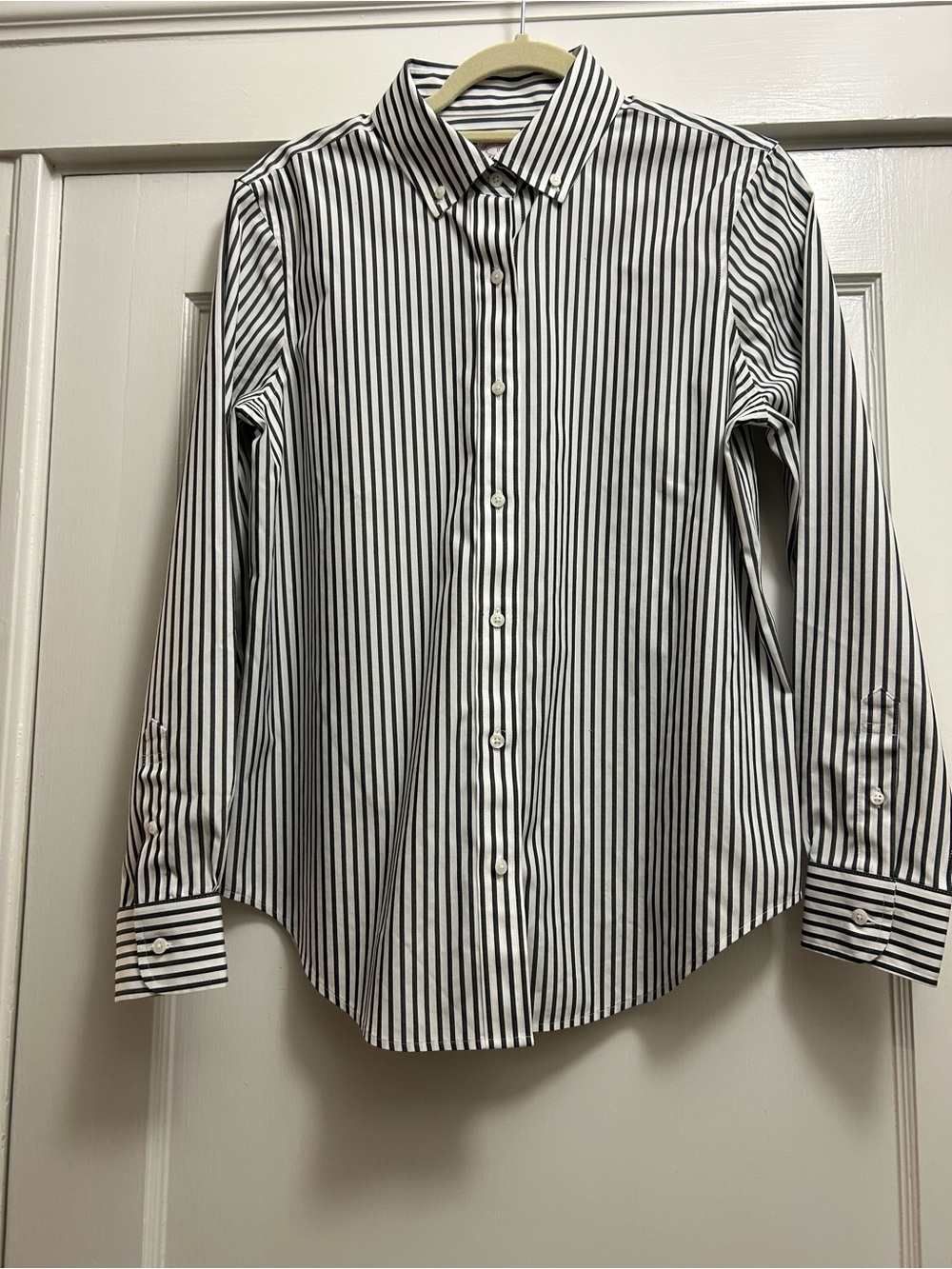 Brooks Brothers Black and White Stripe Button Down Shirt. Size 8